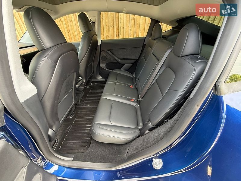 Внедорожник / Кроссовер Tesla Model Y 2023 в Львове