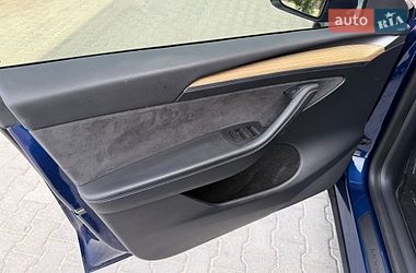 Внедорожник / Кроссовер Tesla Model Y 2023 в Львове