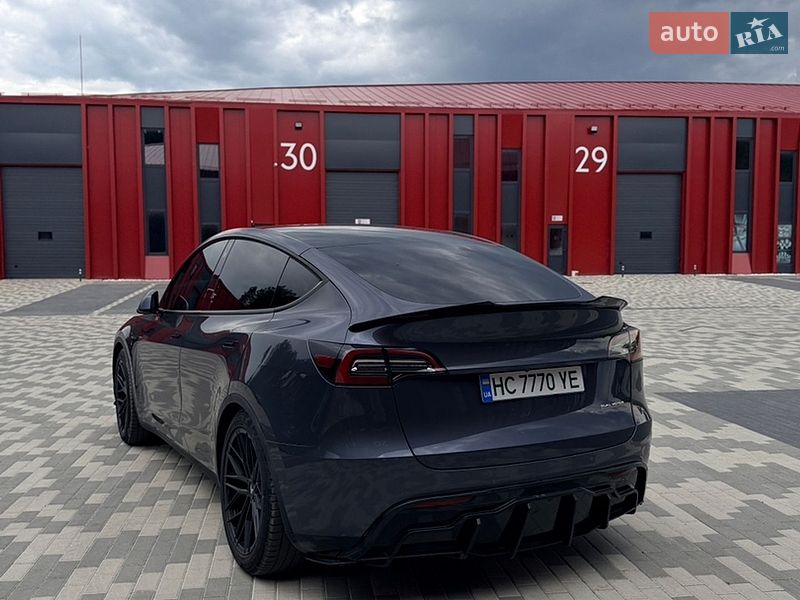 Позашляховик / Кросовер Tesla Model Y 2022 в Львові