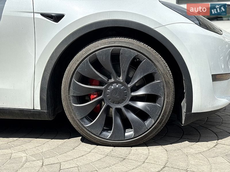 Позашляховик / Кросовер Tesla Model Y 2024 в Одесі