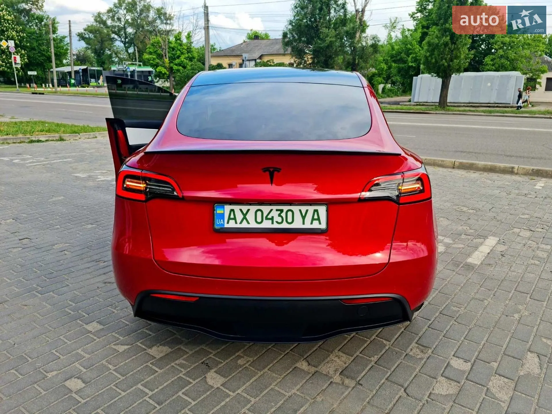 2020 Tesla Model Y - мініатюра 8