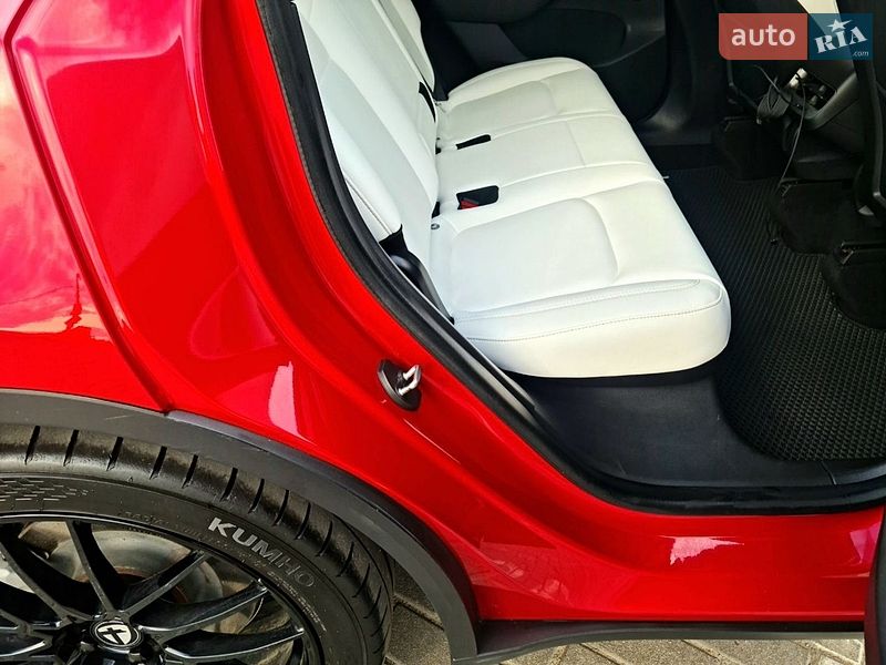 Позашляховик / Кросовер Tesla Model Y 2020 в Харкові