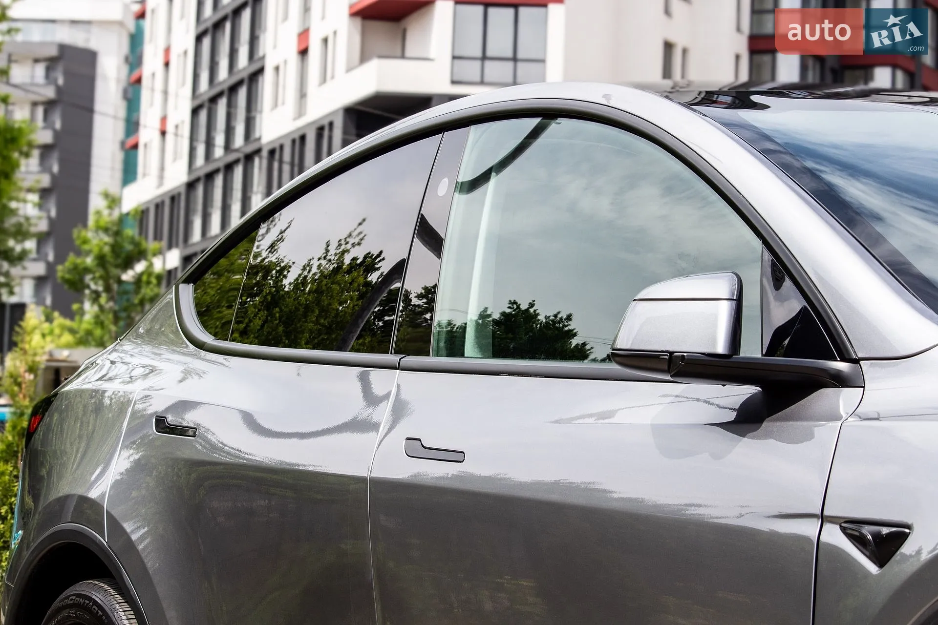 2025 Tesla Model Y - мініатюра 5