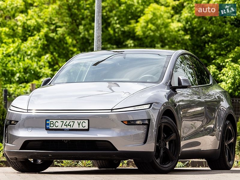Внедорожник / Кроссовер Tesla Model Y 2025 в Львове