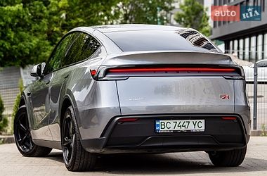 Внедорожник / Кроссовер Tesla Model Y 2025 в Львове