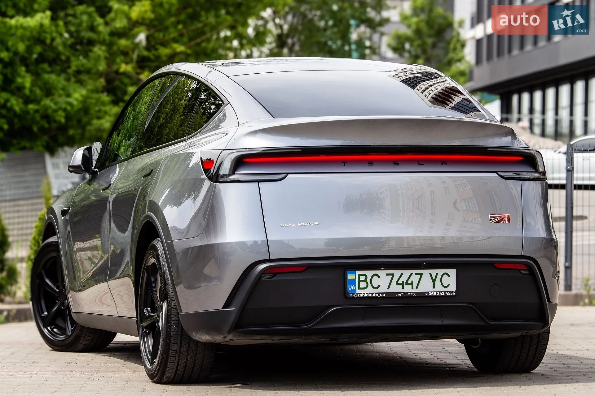2025 Tesla Model Y - мініатюра 19