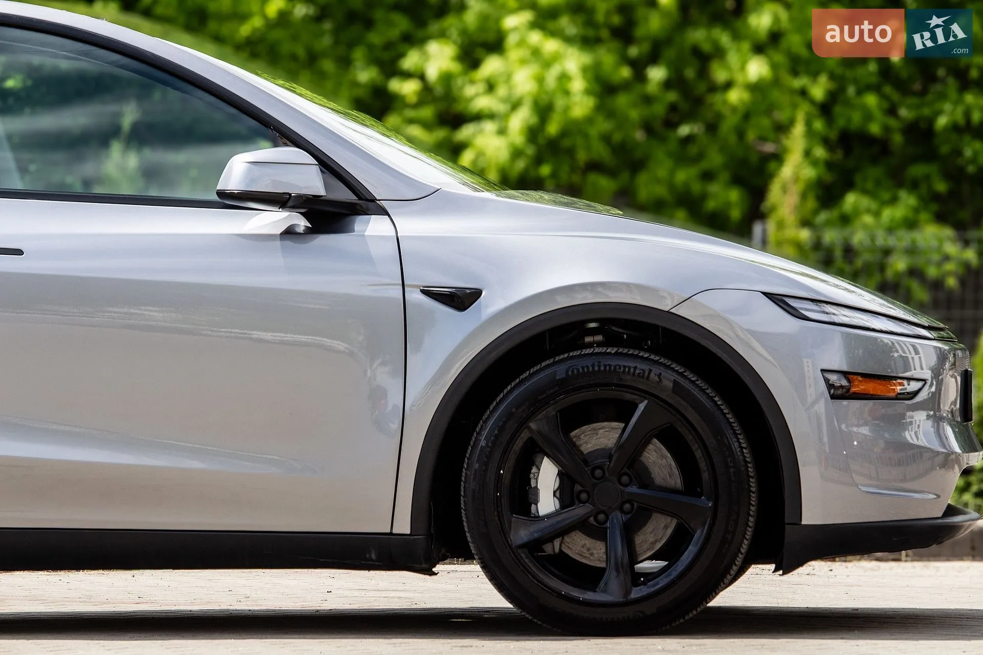 2025 Tesla Model Y - мініатюра 23