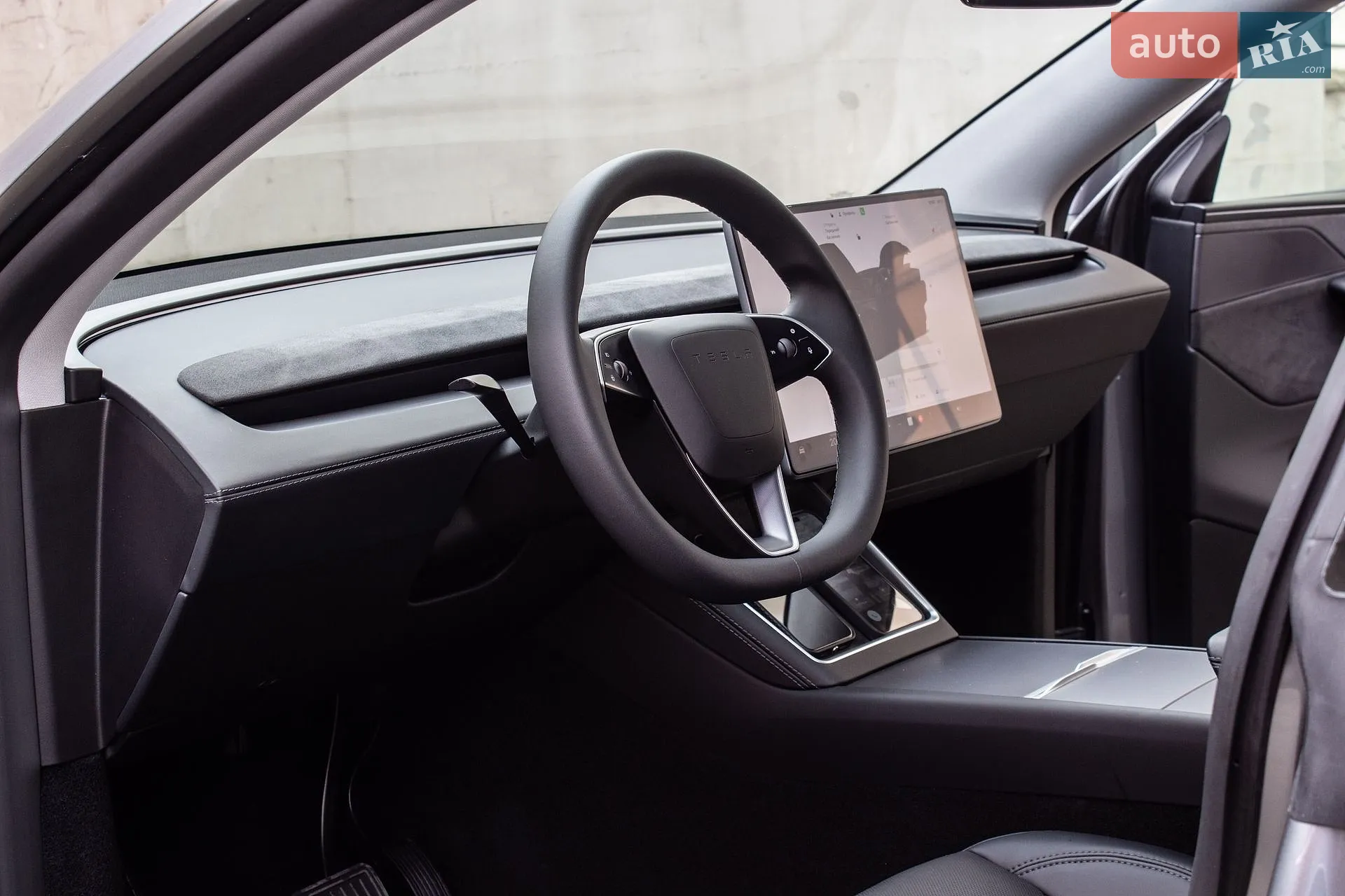 2025 Tesla Model Y - мініатюра 43