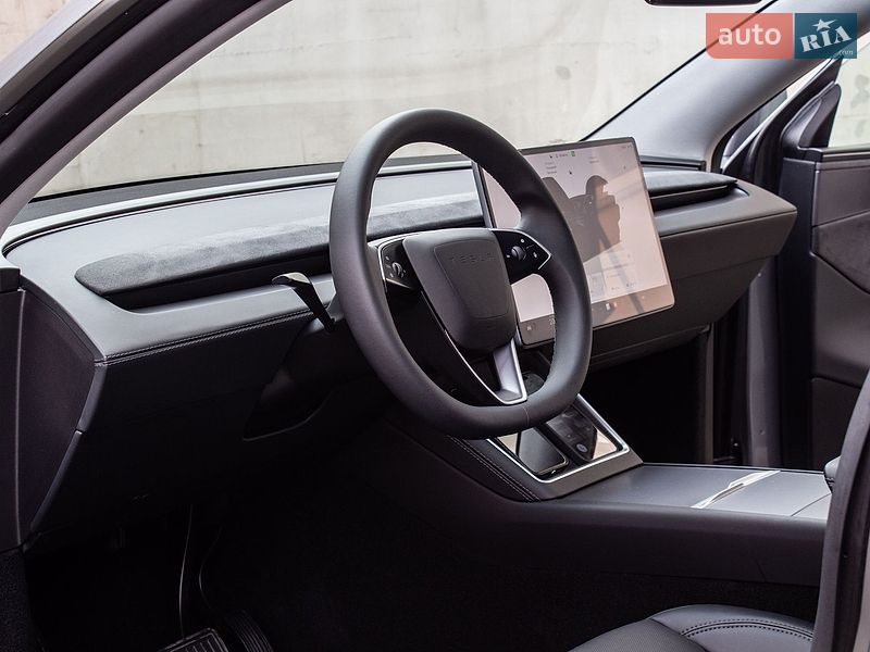 Внедорожник / Кроссовер Tesla Model Y 2025 в Львове