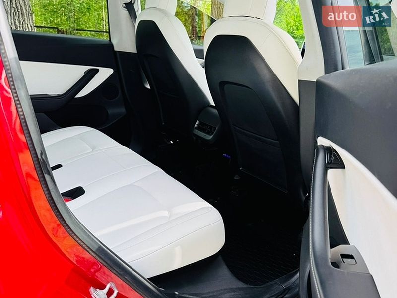 Позашляховик / Кросовер Tesla Model Y 2021 в Житомирі
