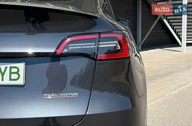 Позашляховик / Кросовер Tesla Model Y 2024 в Києві