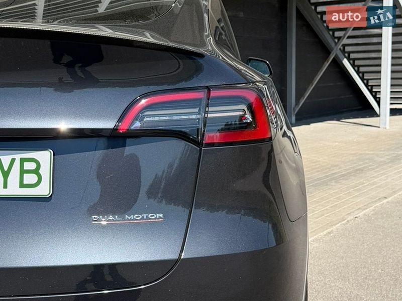Позашляховик / Кросовер Tesla Model Y 2024 в Києві