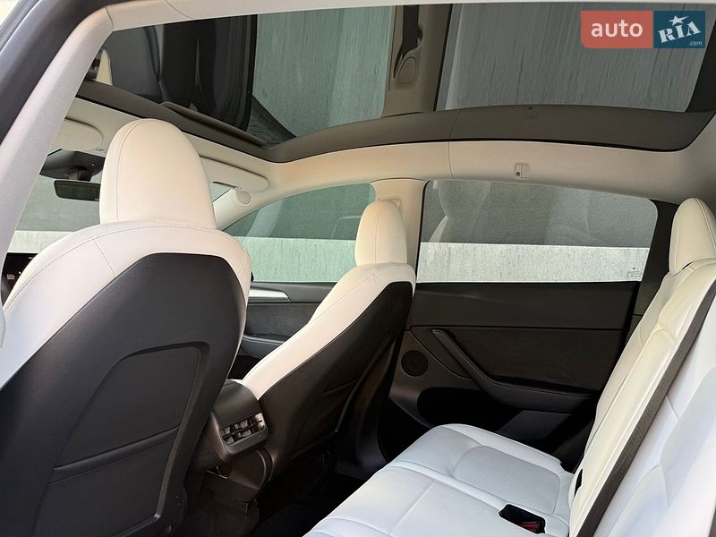 Позашляховик / Кросовер Tesla Model Y 2023 в Тернополі