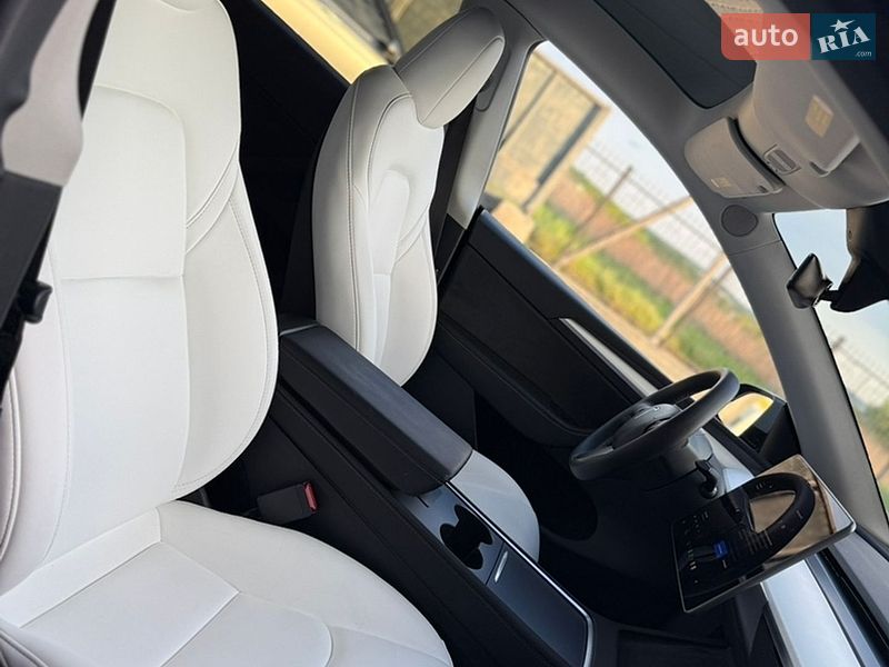 Позашляховик / Кросовер Tesla Model Y 2023 в Тернополі