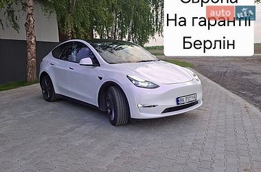 Позашляховик / Кросовер Tesla Model Y 2023 в Рівному