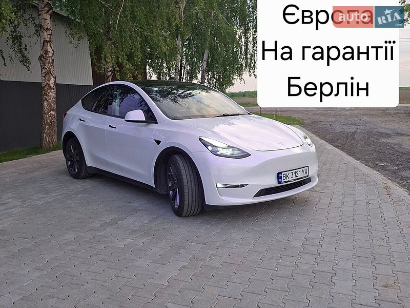 Tesla Model Y 2023