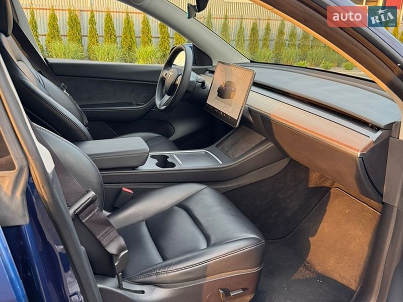 Внедорожник / Кроссовер Tesla Model Y 2022 в Луцке