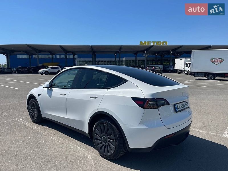 Внедорожник / Кроссовер Tesla Model Y 2022 в Киеве