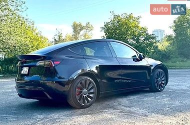 Позашляховик / Кросовер Tesla Model Y 2024 в Києві