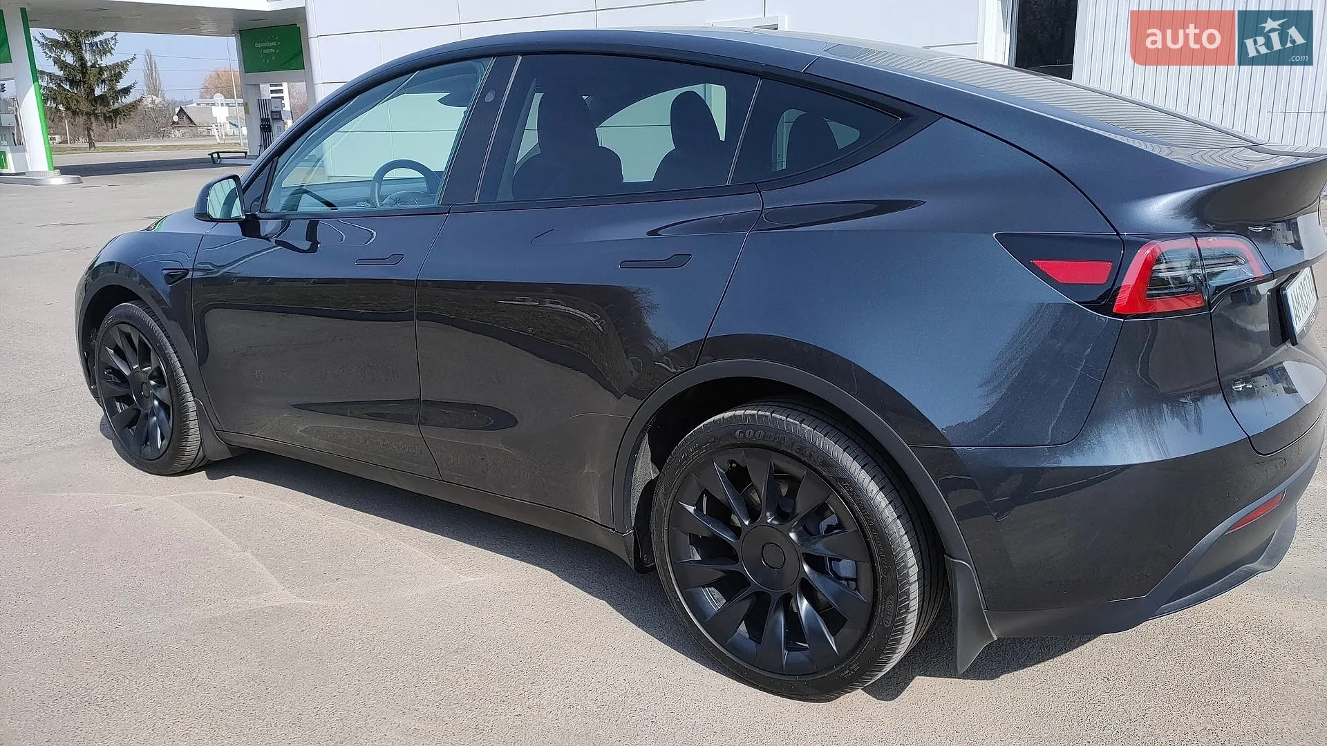 2025 Tesla Model Y - мініатюра 10