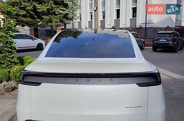 Внедорожник / Кроссовер Tesla Model Y 2025 в Ровно