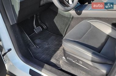 Внедорожник / Кроссовер Tesla Model Y 2025 в Ровно