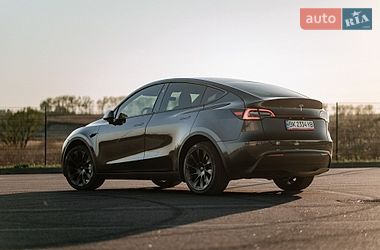 Внедорожник / Кроссовер Tesla Model Y 2024 в Ровно