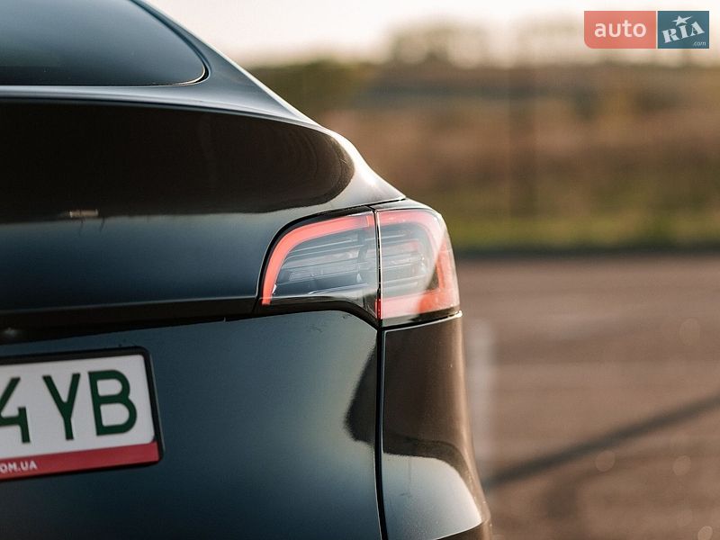 Внедорожник / Кроссовер Tesla Model Y 2024 в Ровно