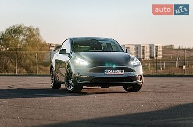 Внедорожник / Кроссовер Tesla Model Y 2024 в Ровно