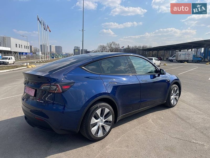 Позашляховик / Кросовер Tesla Model Y 2023 в Києві фото 12 Позашляховик / Кросовер Tesla Model Y 2023 в Києві