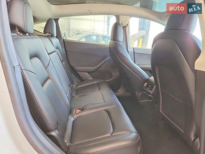 Внедорожник / Кроссовер Tesla Model Y 2021 в Львове