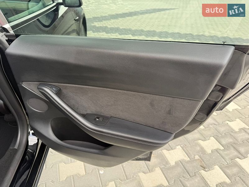 Внедорожник / Кроссовер Tesla Model Y 2021 в Львове
