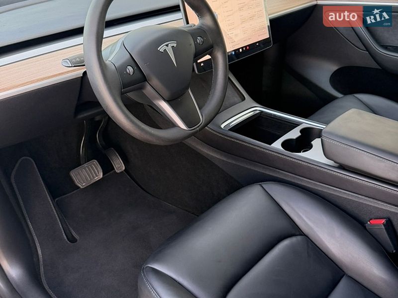 Внедорожник / Кроссовер Tesla Model Y 2024 в Виннице