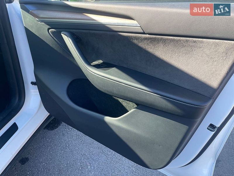 Внедорожник / Кроссовер Tesla Model Y 2024 в Ровно фото 12 Внедорожник / Кроссовер Tesla Model Y 2024 в Ровно