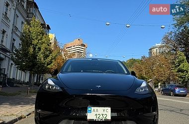 Внедорожник / Кроссовер Tesla Model Y 2022 в Киеве