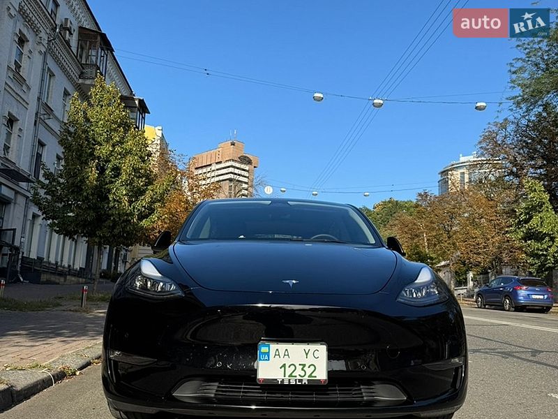 Внедорожник / Кроссовер Tesla Model Y 2022 в Киеве