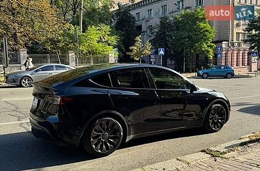 Внедорожник / Кроссовер Tesla Model Y 2022 в Киеве
