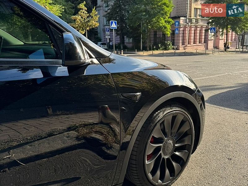 Внедорожник / Кроссовер Tesla Model Y 2022 в Киеве