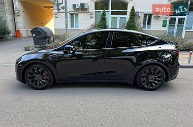 Внедорожник / Кроссовер Tesla Model Y 2022 в Киеве
