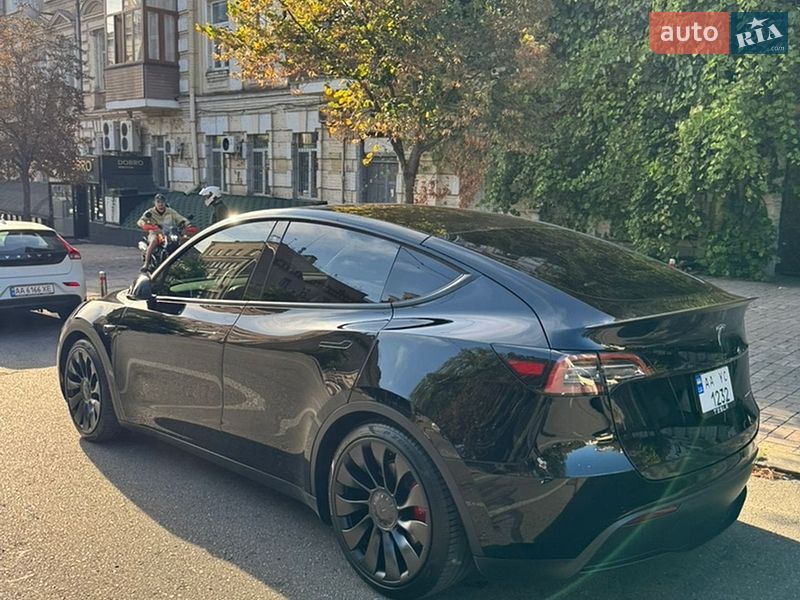 Внедорожник / Кроссовер Tesla Model Y 2022 в Киеве