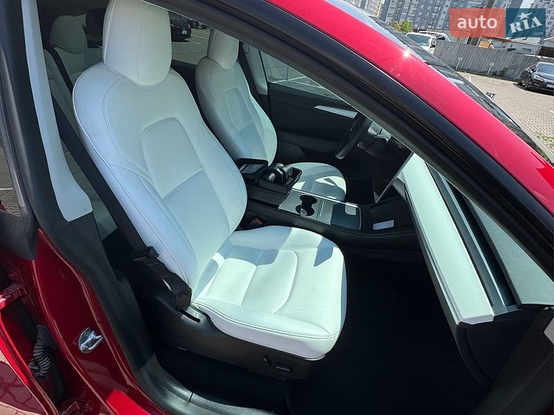 Позашляховик / Кросовер Tesla Model Y 2022 в Івано-Франківську