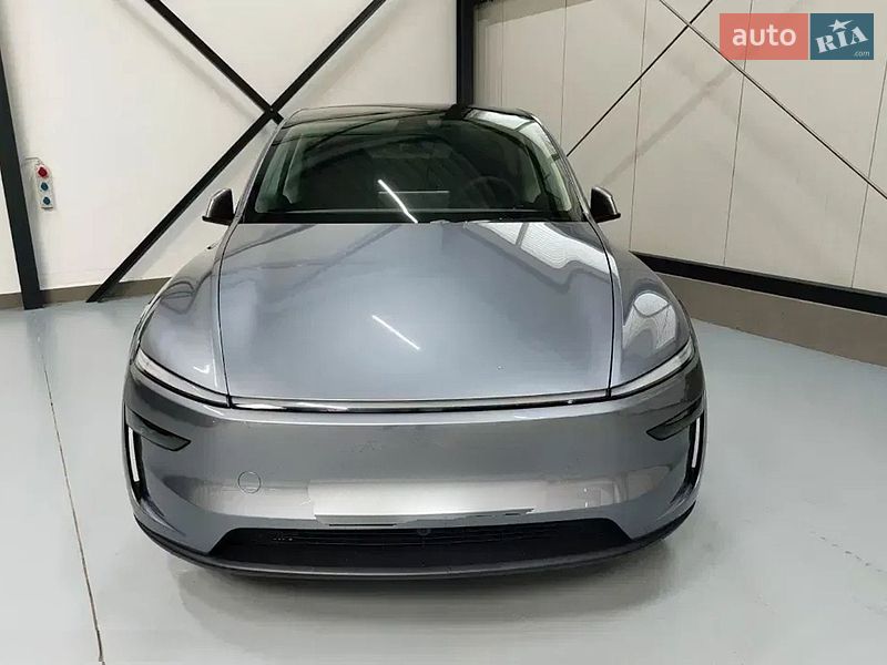 Позашляховик / Кросовер Tesla Model Y 2025 в Києві