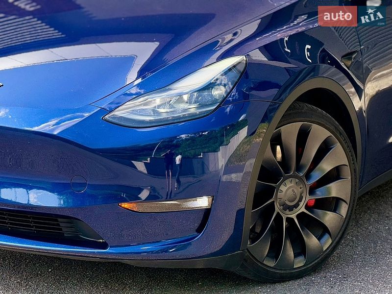 Позашляховик / Кросовер Tesla Model Y 2023 в Харкові