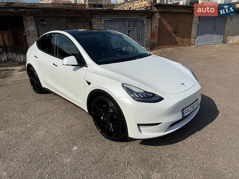 Позашляховик / Кросовер Tesla Model Y 2021 в Києві