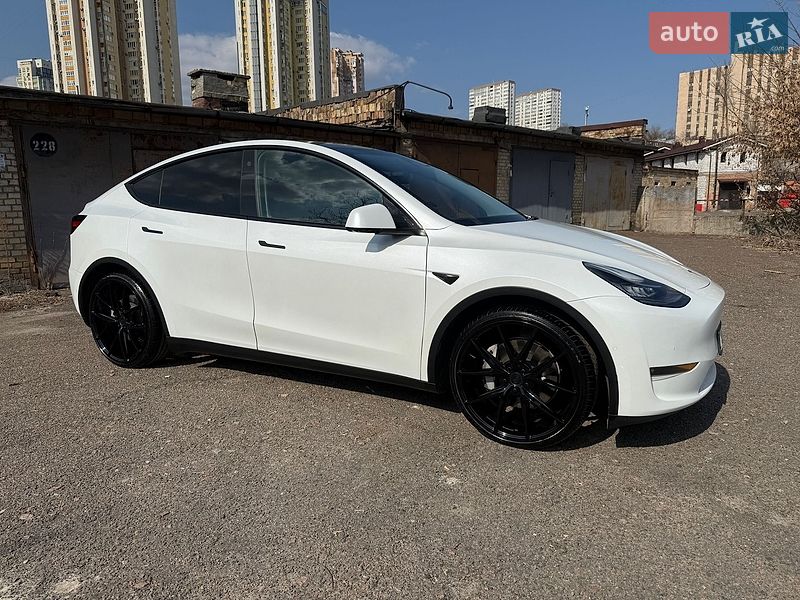 Позашляховик / Кросовер Tesla Model Y 2021 в Києві
