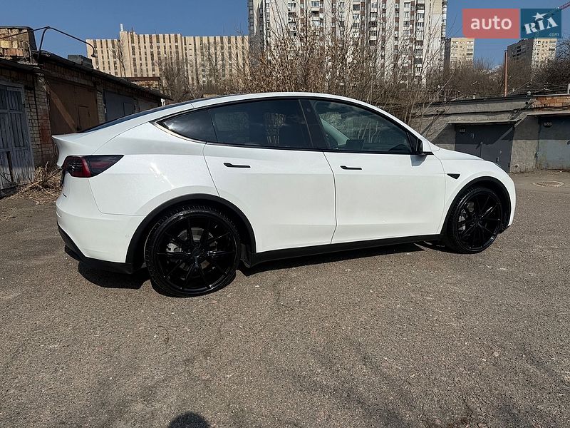 Позашляховик / Кросовер Tesla Model Y 2021 в Києві