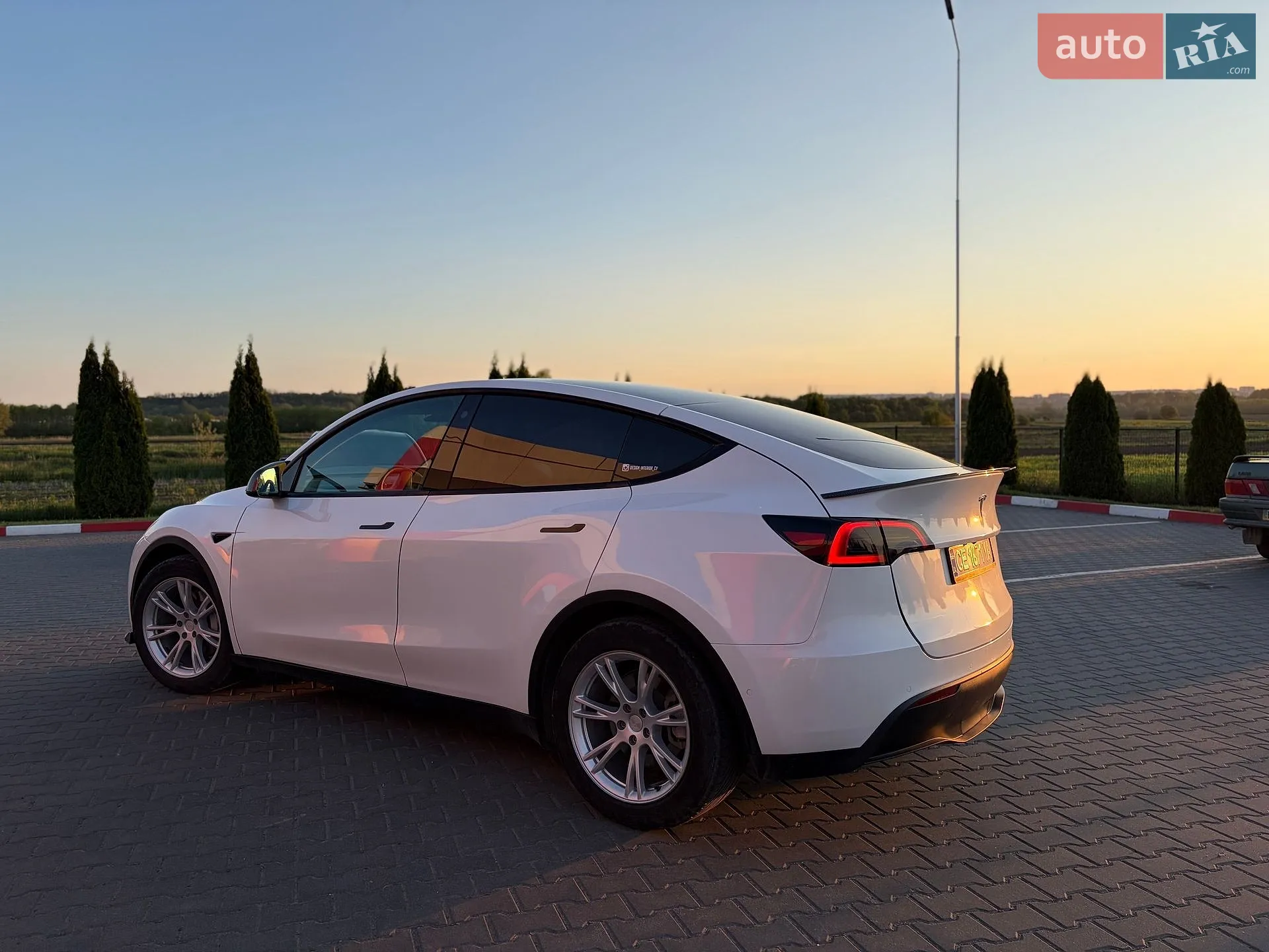 2021 Tesla Model Y - мініатюра 4