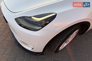 Внедорожник / Кроссовер Tesla Model Y 2021 в Черновцах
