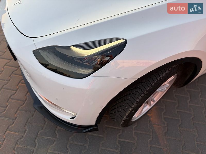 Внедорожник / Кроссовер Tesla Model Y 2021 в Черновцах