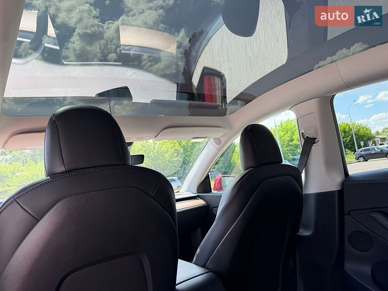 Внедорожник / Кроссовер Tesla Model Y 2021 в Киеве
